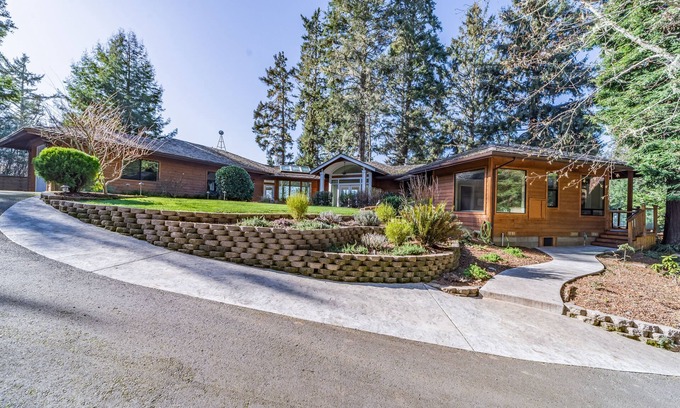 Freshwater House | Gorgeous, dog-friendly home with magnificent bay, meadow, & mountain views