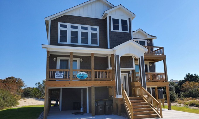 Whalehead Beach House | Gorgeous! Dogs! New! Private Pool, Volleyball, C0907