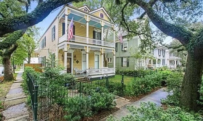 East Carrollton House | Gorgeous & Elegant Home In Uptown New Orleans!