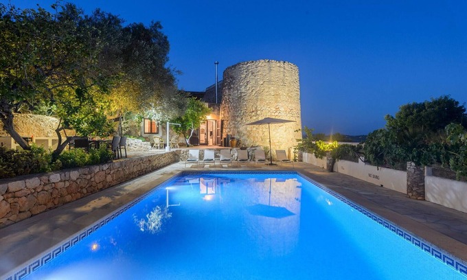 Sant Antoni de Portmany House | Gorgeous home in Sant Antoni de Portman