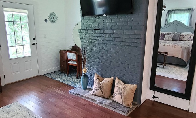 Vein Mountain Other | Gorgeous farmhouse hot tub fire pit outside bar barn gameroom mountain viewsnnn
