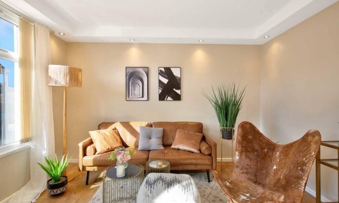 Leyton Apartment | Gorgeous flat close to Stratford shopping city
