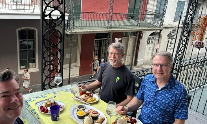French Quarter House | Gorgeous French Quarter home next to Jackson Square! Perfect for Mardi Gras!