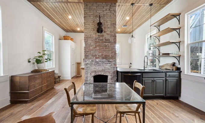 East Carrollton House | Gorgeous, Fully Renovated two level shotgun in the University Area