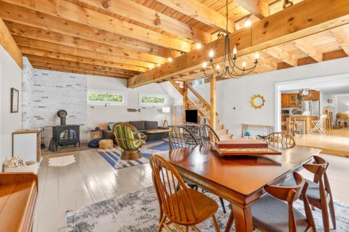 South Dennis House | Gorgeous Home 1 mile to Beach and near Cape Cod Bikepath
