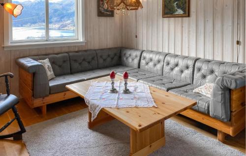 Vanylven House | Gorgeous Home In Åheim
