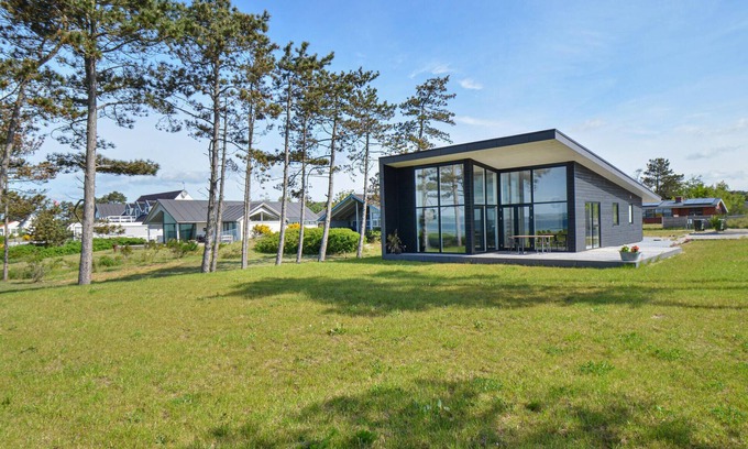 Vibæk Strand House | Gorgeous home in Ebeltoft with WiFi