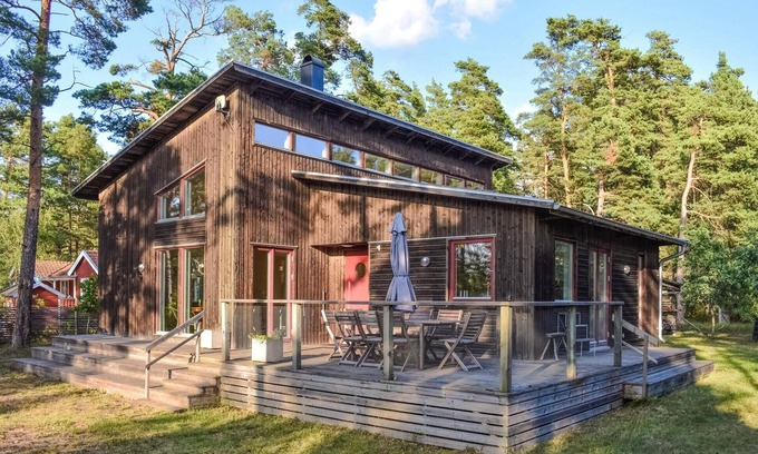 Stora Ror House | Gorgeous home in Färjestaden with WiFi