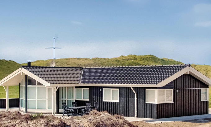 Hvide Sande House | Gorgeous home in Hvide Sande with sauna