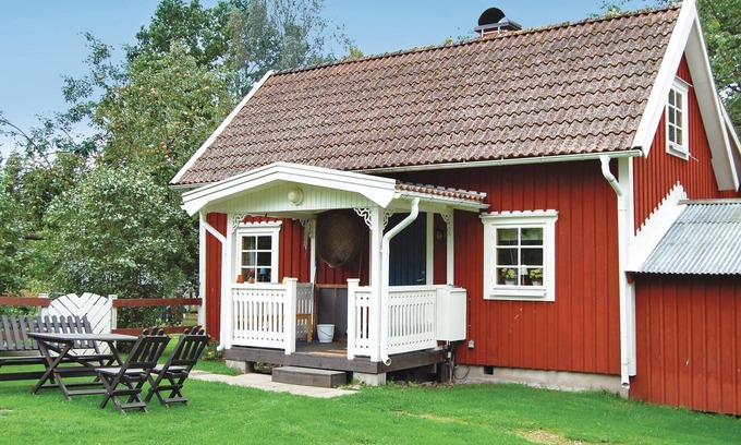 Ruda House | Gorgeous home in Ruda with kitchen
