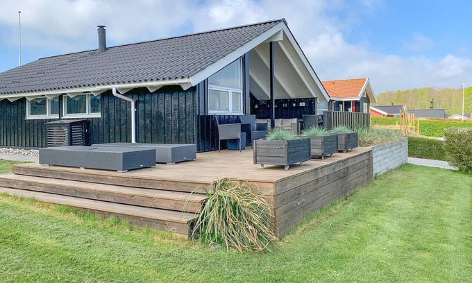 Grønninghoved Strand House | Gorgeous home in Sjølund with sauna