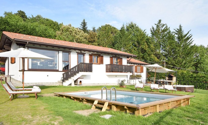 Passignano sul Trasimeno House | Gorgeous home in Lisciano Niccone
