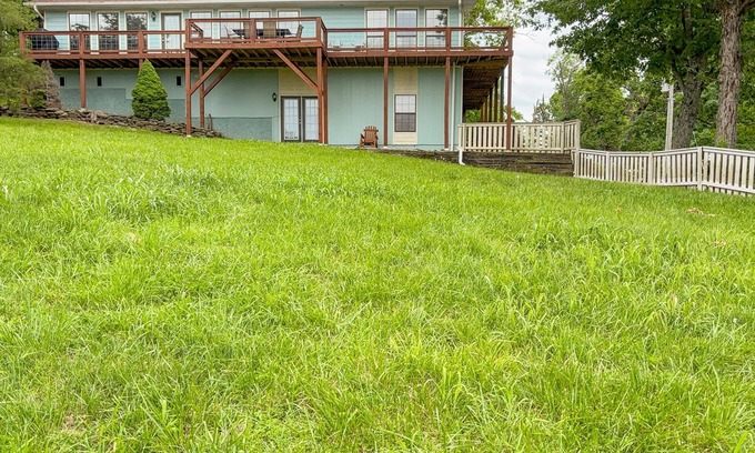 Sylvan Shores House | Gorgeous home near marina with Beaver Lake views, lake access, large deck, grill