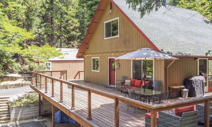 Croft Cabin | Gorgeous Home on 6 Scenic & Private Acres-Close to many lakes and rivers