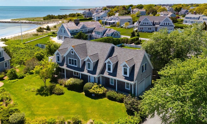 West Harwich House | Gorgeous home sleeping 12 with ocean views