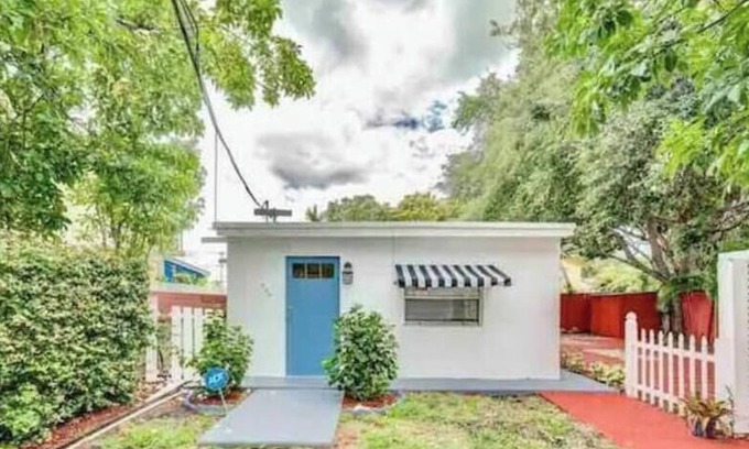 West Little Havana House | Gorgeous House near Miami Airport + Free parking