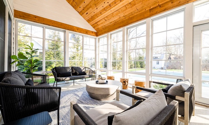 Union Pier House | Gorgeous Modern Cottage With Private Pool and Indoor/Outdoor Living!