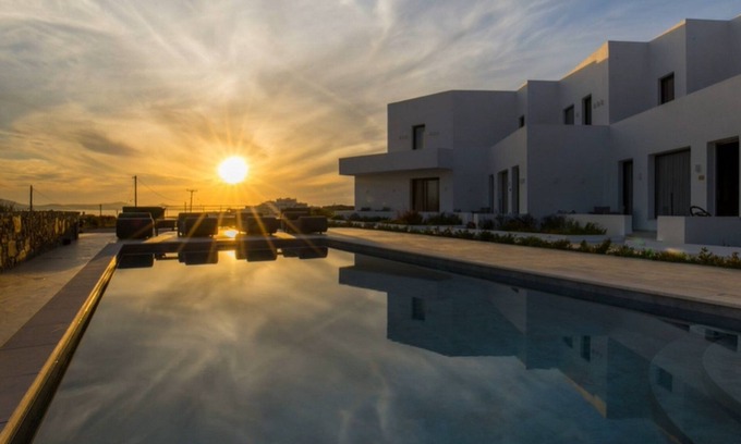 Naxos Town Villa | Gorgeous Naxos Villa | 2 Bedrooms | Villa Roronoa | Breathtaking Sea Views |.