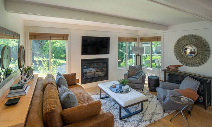 Sun Valley Condo | Gorgeous Newly Renovated Condo in Creekside Sun Valley