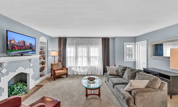 North Buffalo Apartment | Gorgeous North Buffalo Apartment