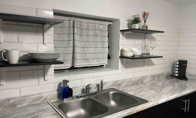 Bronzeville Apartment | Gorgeous one Bedroom Unit-15mins to Downtown!