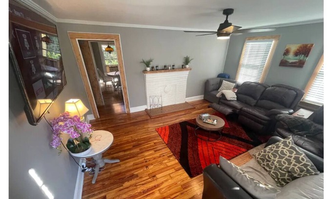 Lawrenceville Cottage | Gorgeous Red Pine 30’s Cottage in Downtown Lawrenceville! 65” TV