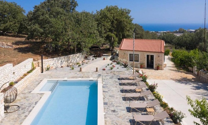 Old Town Rethymnon Villa | Gorgeous Rethymnon Villa | 3 Bedrooms | Villa Nelliel | Beautiful Mountain.