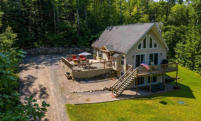 Thornton House | Gorgeous Retreat w/3 Spacious BRs & Decks, set on beautiful private acre!