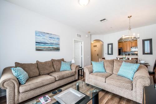 Florida Central Atlantic Coast Apartment | Gorgeous Top-Floor Condo w Private Balcony