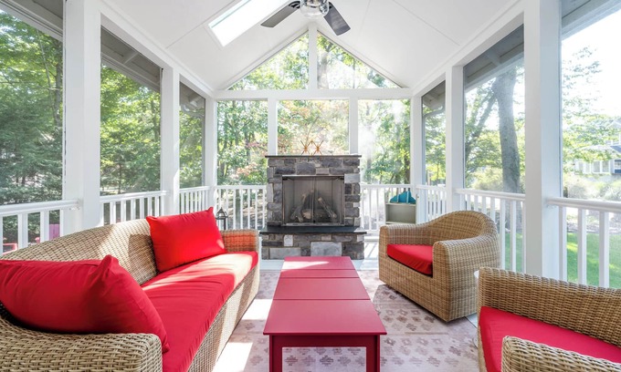 New Buffalo House | Gorgeous Union Pier Cottage Close To Beach & Downtown!