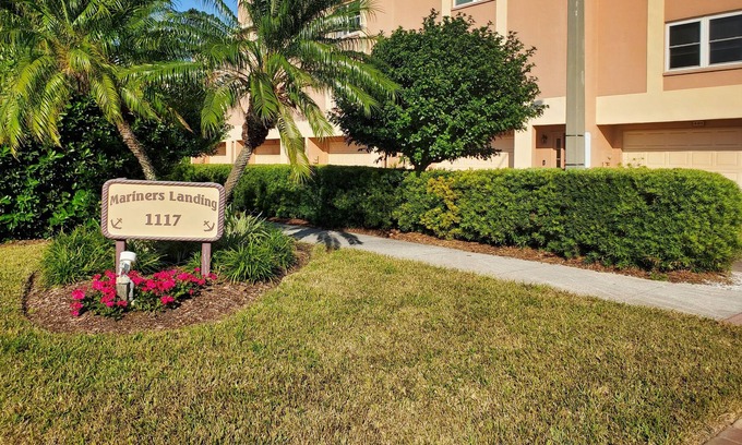 Tierra Verde House | Gorgeous, updated, 2 bedroom townhome in the heart of Tierra Verde Island!