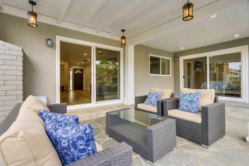 Orange House | Gorgeous Upgraded 5 Bedroom & 4 Bath Home with Jacuzzi