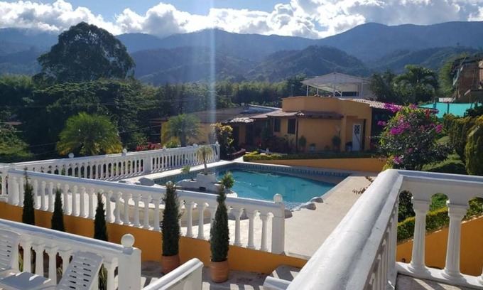 Calima House | Gorgeous Vacation Home, Beautiful Mountain and Lake Views