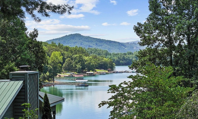 Blairsville Cabin | Gorgeous View of Lake Nottely!