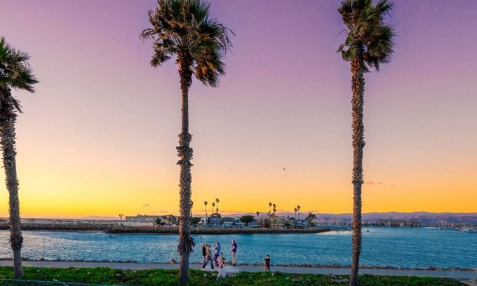 Silver Strand House | Gorgeous Waterfront Ocean Views!