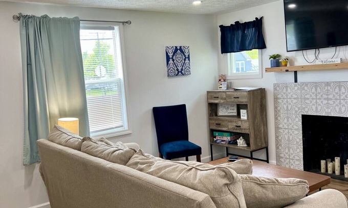 Geneva-on-the-Lake House | GOTL Cozy Cottage- Sunset Vacation Rentals