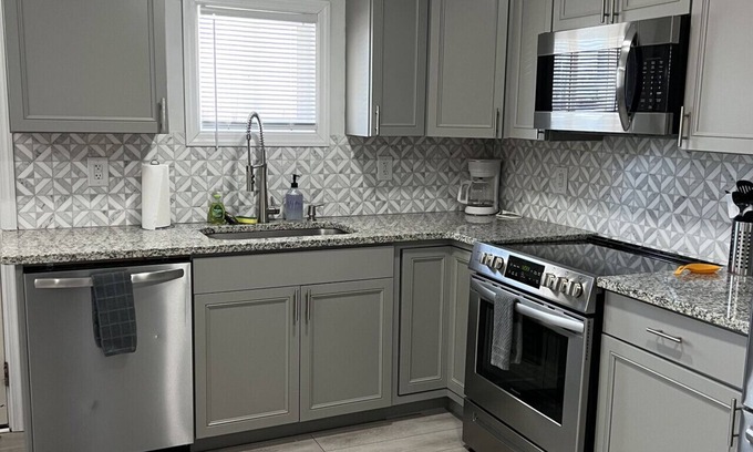 Geneva-on-the-Lake Apartment | GOTL Strip Suite #3- Sunset Vacation Rentals