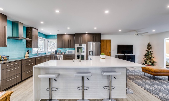 Wichita House | Gourmet Kitchen-Private Pool & Spa-Games-Steps to Golf Course-Parks & Museums