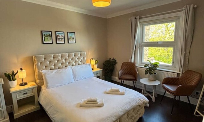 Tring Apartment | Grace`s Guesthouse Room 4