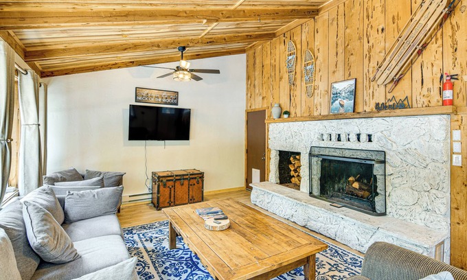 Graeagle Cabin | Graeagle Vacation Rental Cabin w/Game Room!