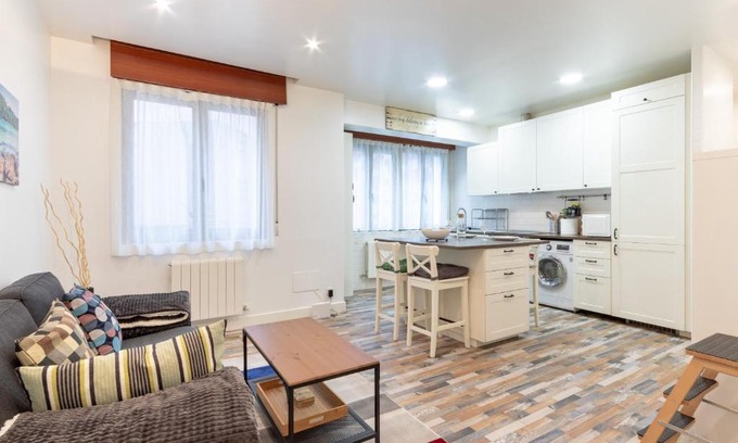 Barakaldo Apartment | Gran Bilbao VI by Aston Rentals