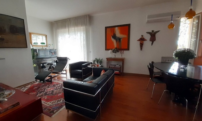 Sesto Fiorentino Bed & Breakfast | Grande camera e bagno con vasca idromassaggio