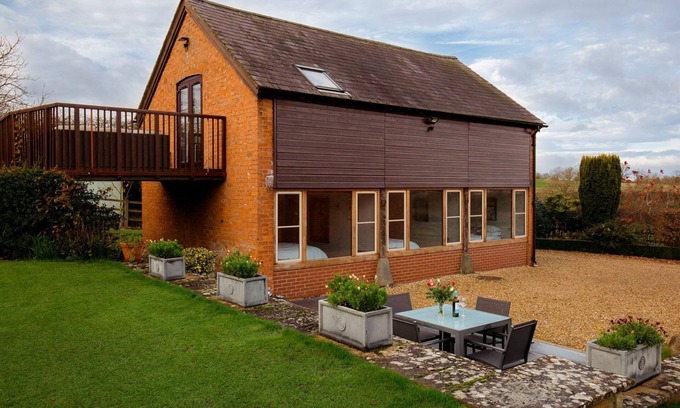 Great Wolford House | Granary at Rectory Farm - sleeps 5 guests in 3 bedrooms