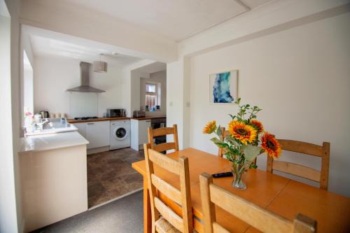 Portswood House | Granby Grove Townhouse - Southampton