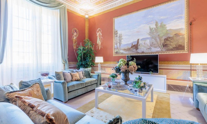 Lucca Historical Center Apartment | Grand 3 bedrooms Apartment with elevator inside the walls of Lucca