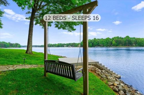 Mooresville House | Grand Bay