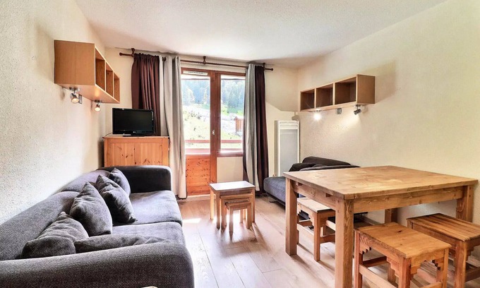 La Perriere Apartment | Grand Bois Residence B - CONFORTABLE 2 PARTS + COIN MONTAGNE, SKIS TO PIEDS AND NEAR TRADE