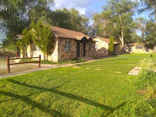 Fredonia Hotel | Grand Canyon Cabins