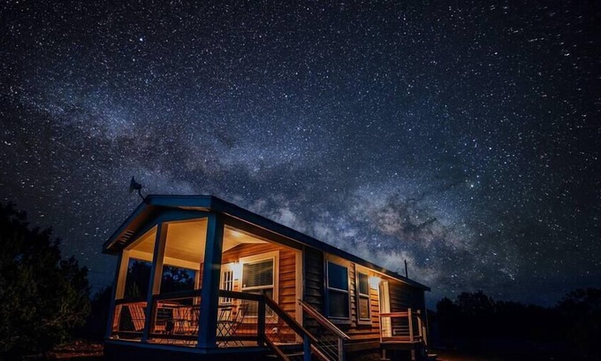 Williams House | Grand Canyon Retro Retreat
