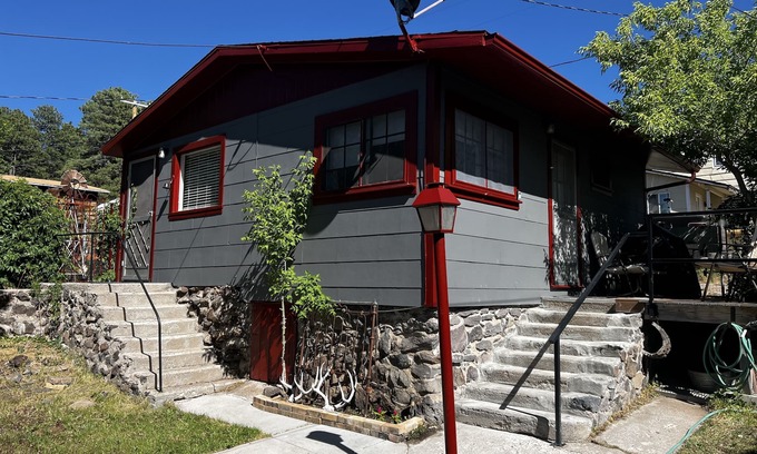 Williams House | Grand Canyon Williams Getaway Guesthouse